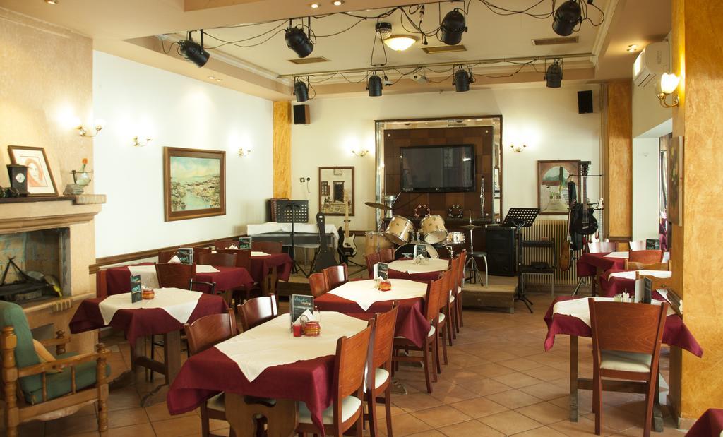 Stavrodromi Hotel 이구메니차 외부 사진
